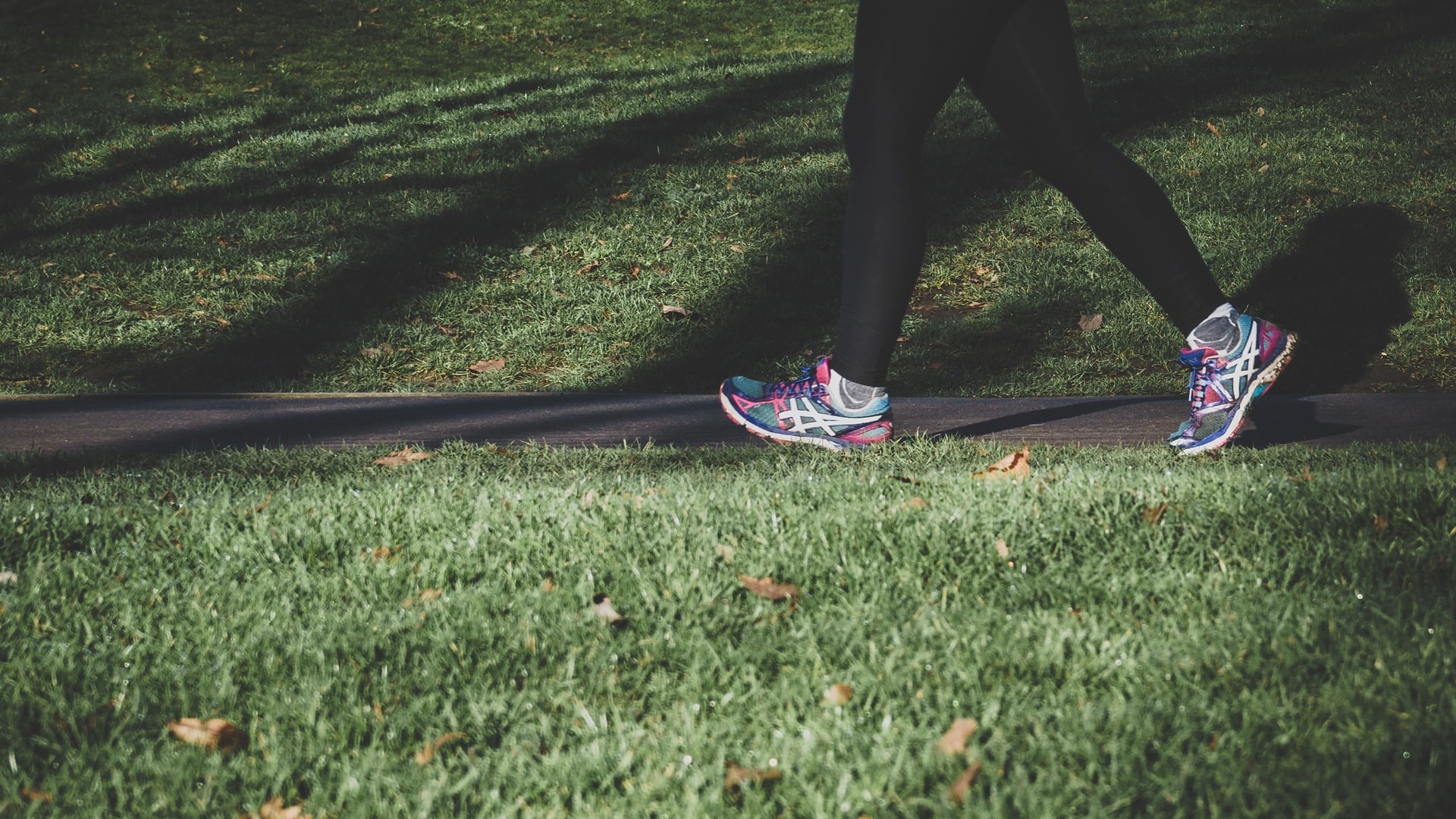 4 Benefits of Wearing Good Walking Shoes